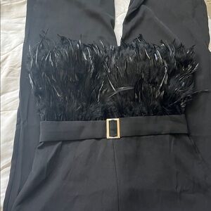 Women'sSingle-Breasted BustierJumpsuit, used left side is missing some feathers